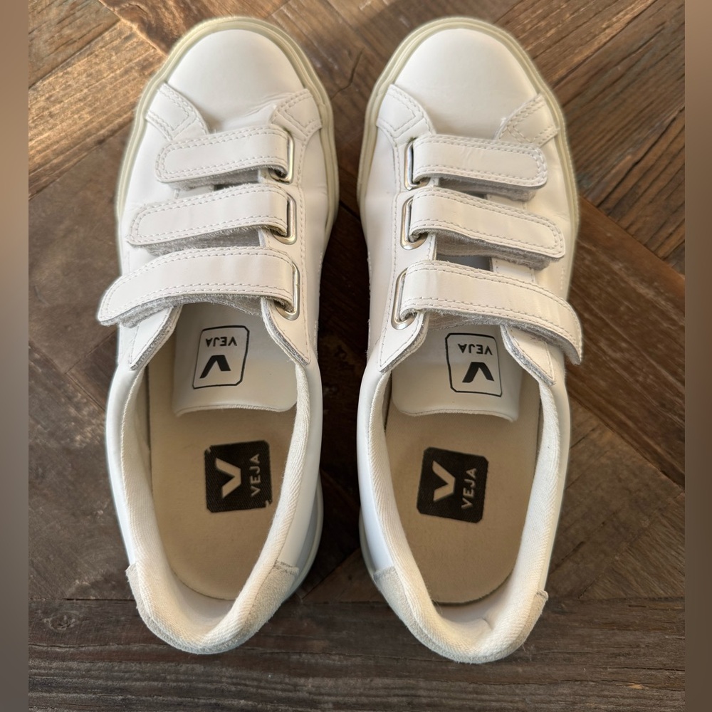 Veja White Velcro Strap Sneakers Women’s size 7 - Picture 5 of 5